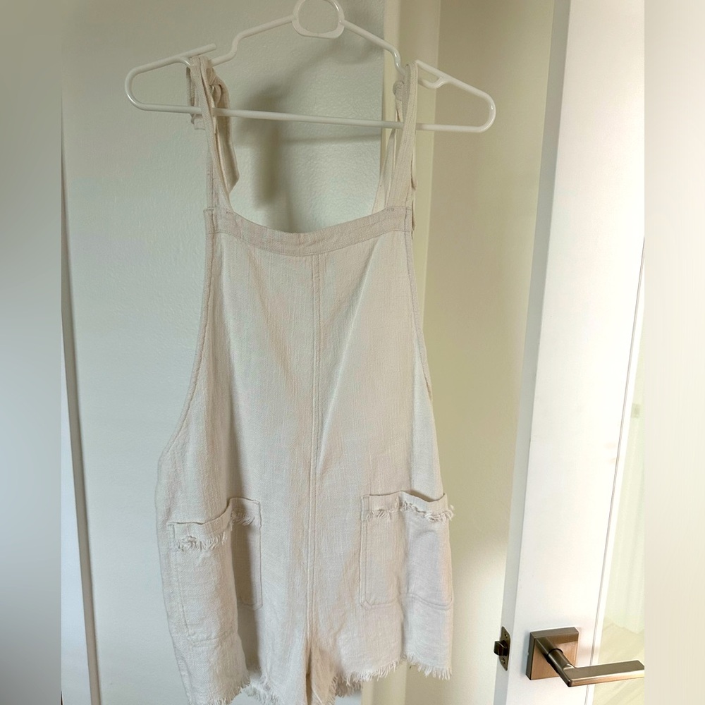 Billabong beachy romper size M